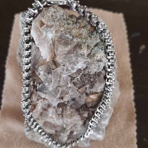 Diamond Tennis Bracelet 71/2 - Picture 9 of 9